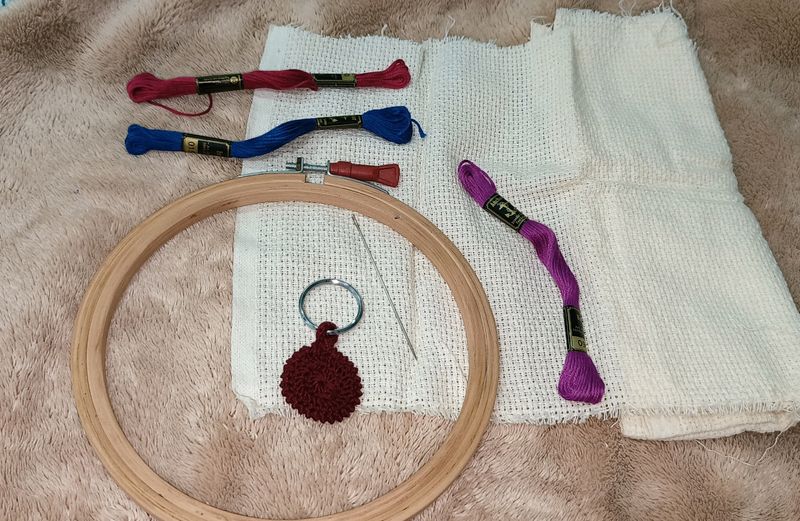 Crochet Set - Threads, Needle, Cloth & Wooden Hoop