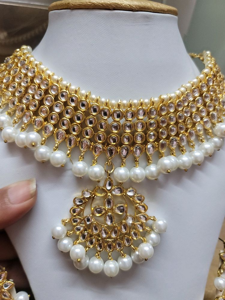 Pearl Necklace With Mang Tika