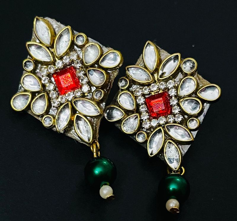 Fancy Party Wear Hand Made Kunden Earrings