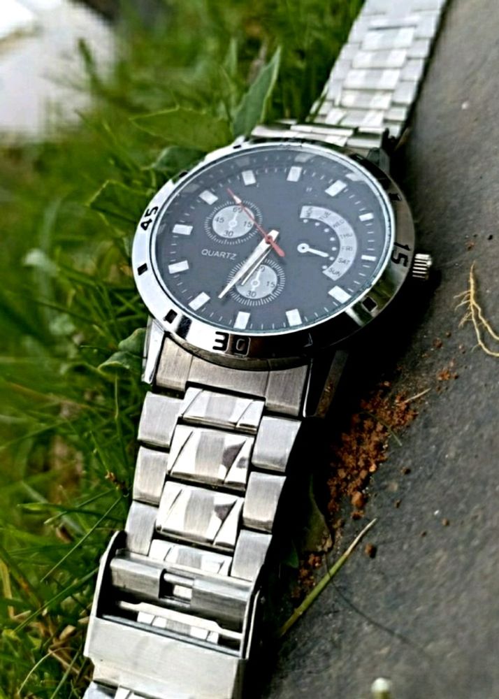 Unused Premium Silver Anolog Watch For Man
