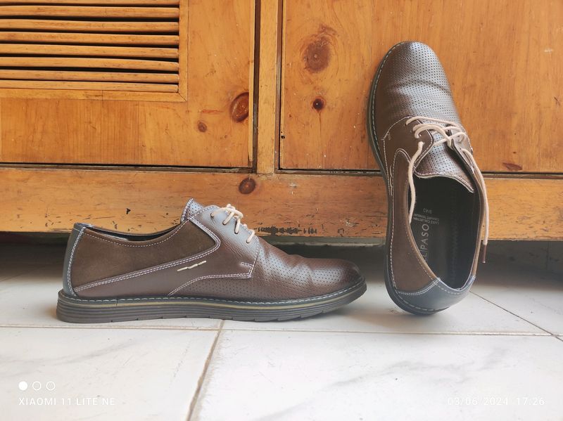 Men Brown Derby Shoes