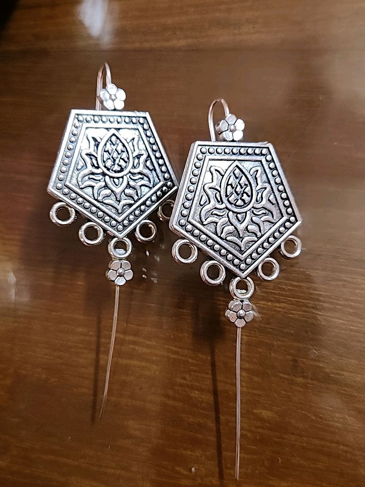 Bugati Earring