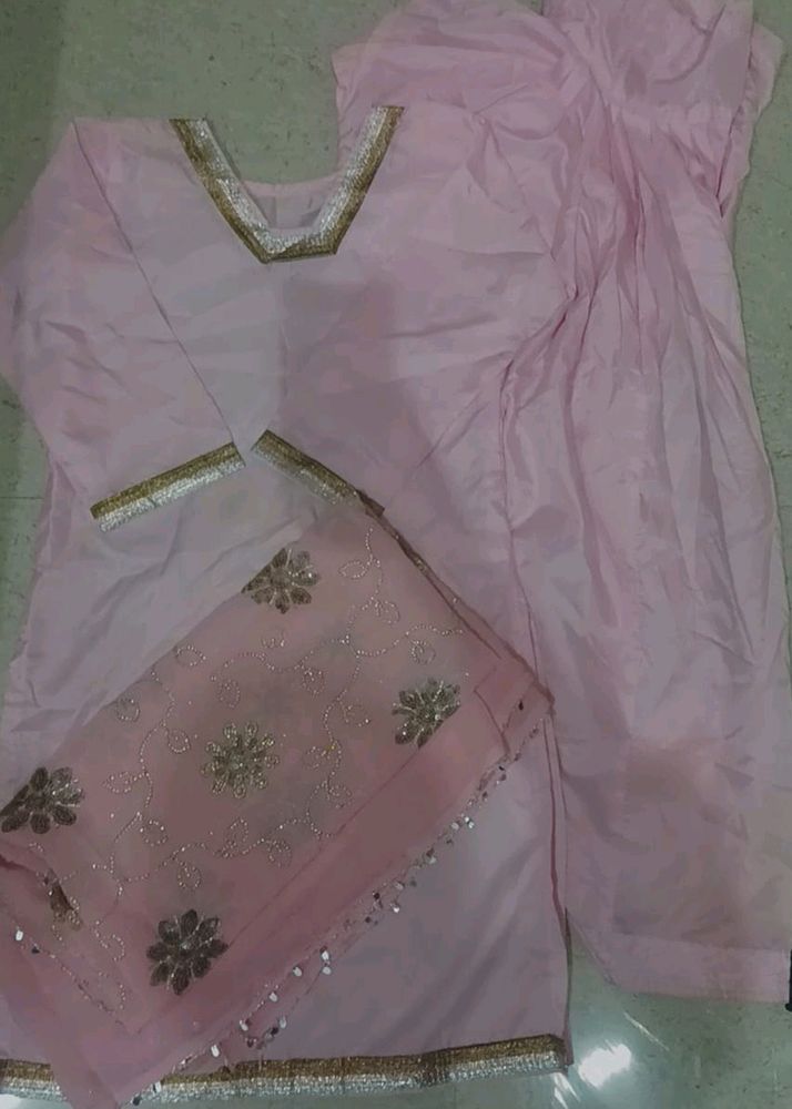 Suit With Heavy Dupatta Set