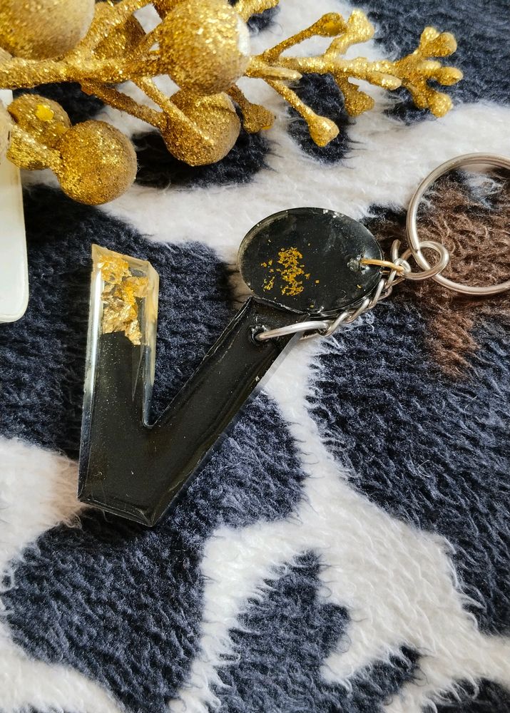 Resin V Alfabate Keychain