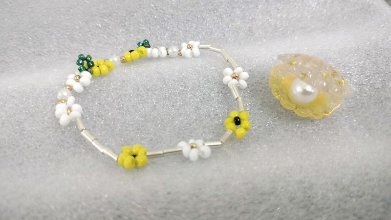 Yellow Daisy Beads Bracelets