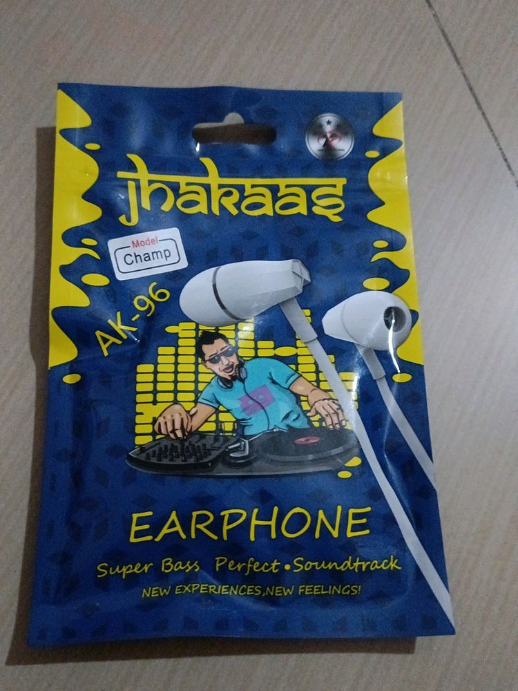 Jhakaas Earphone