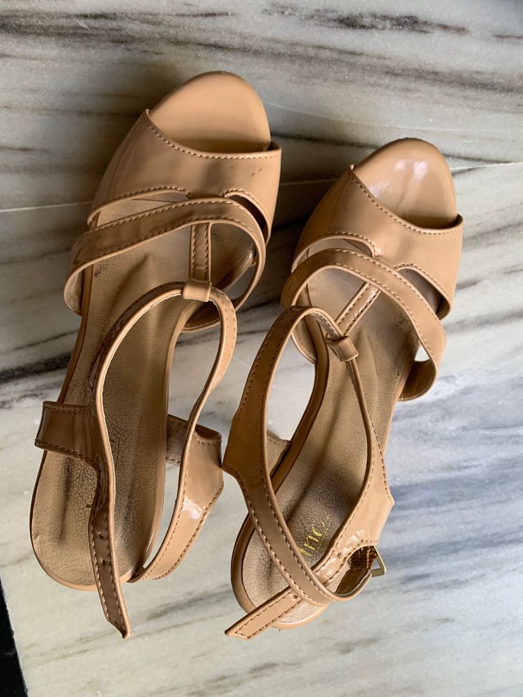 Nude Heels || 5 Inches 🦋