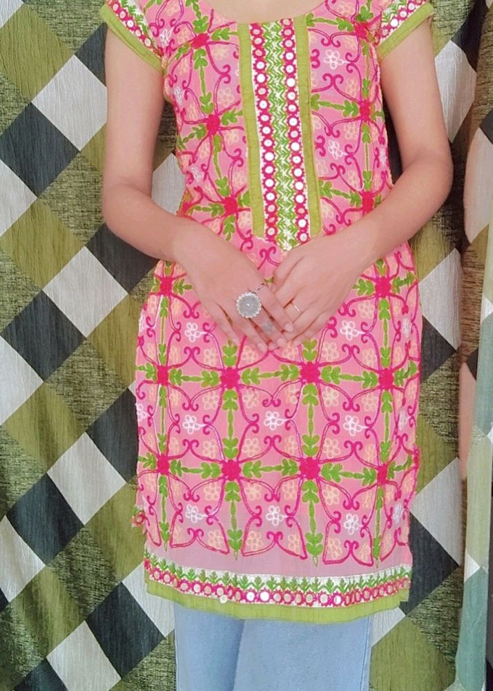 Pretty Chikankari Kurta