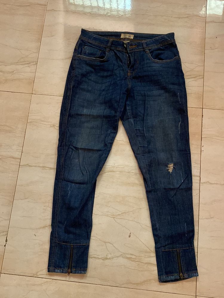 Worn Out Style Blue Jeans