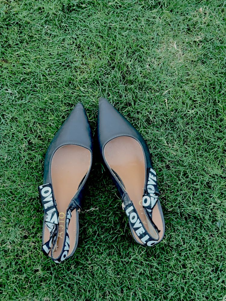 Beautiful Pointy Toe Wedges 🔥