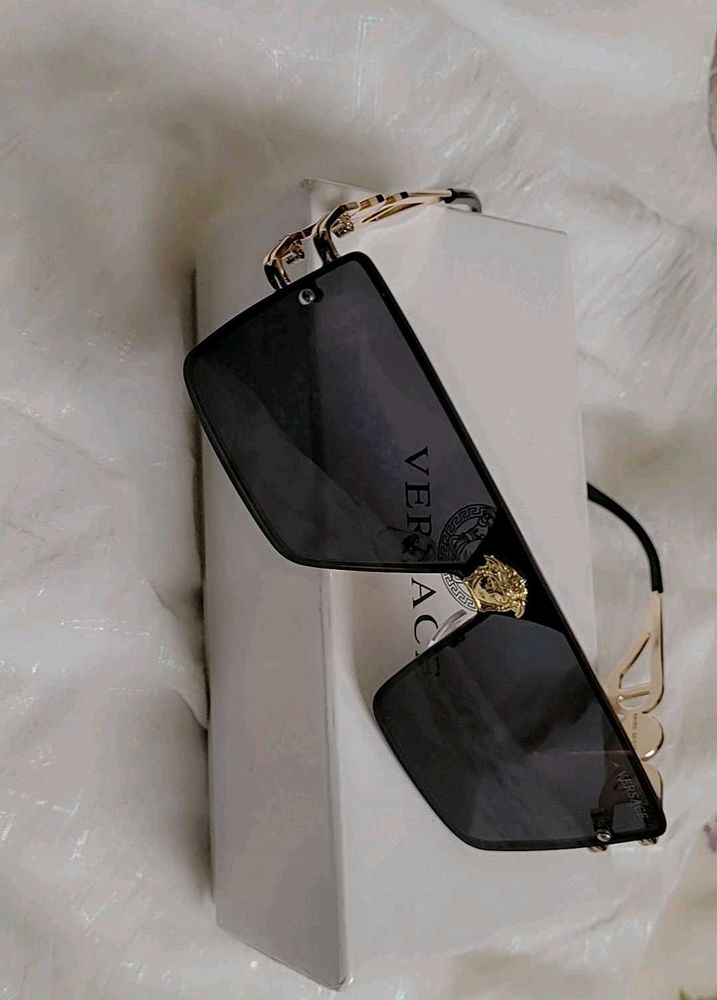 🆕️🔥Versace Sunglasses With Brand Box