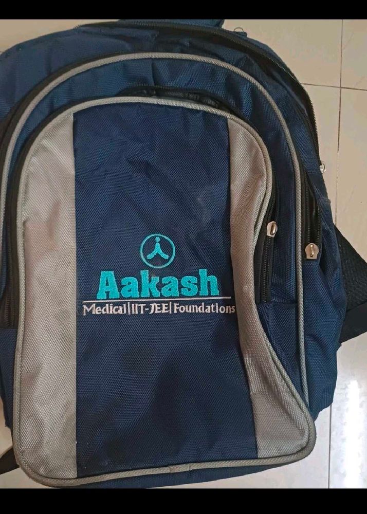 Aakash Coaching Bag In Good Condition