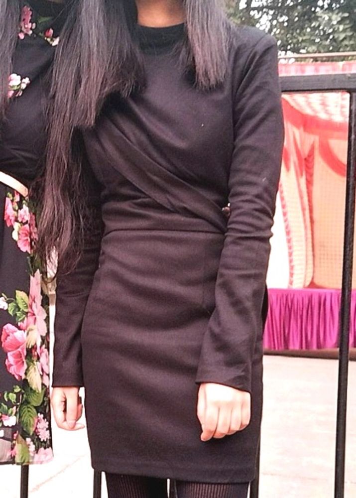 Black Full Sleeves Short Dress For Girls