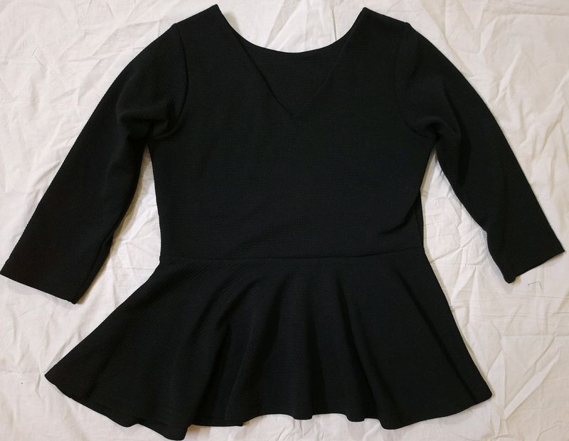 AND WOMEN BLACK PEPLUM TOP