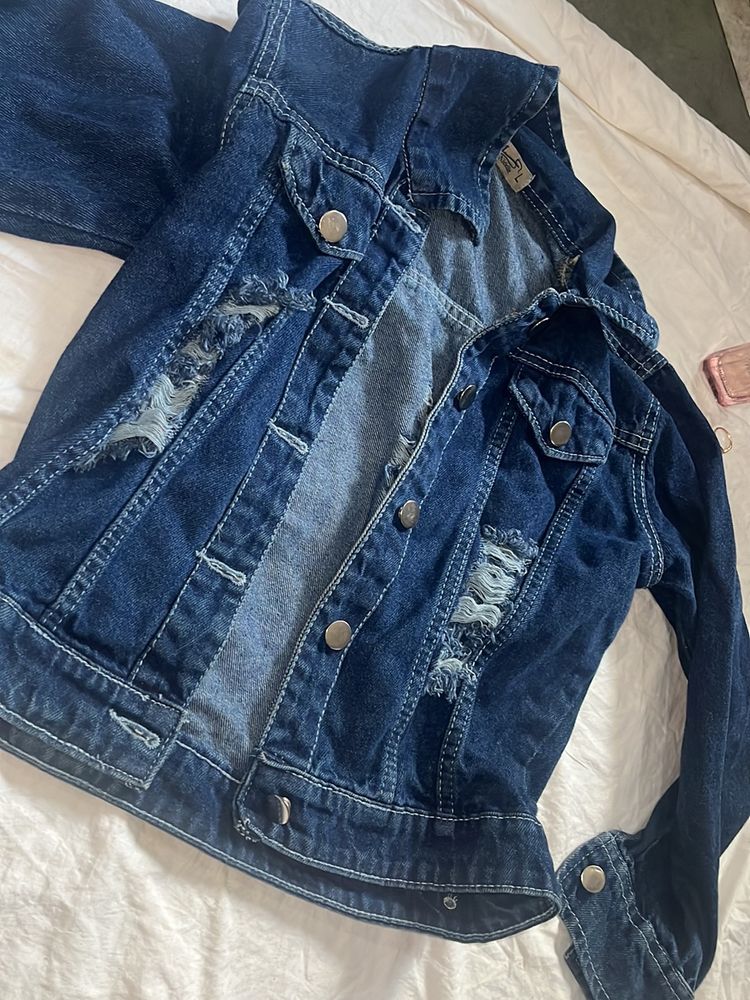 🚨DARK BLUE DENIM JACKET ! Size : S