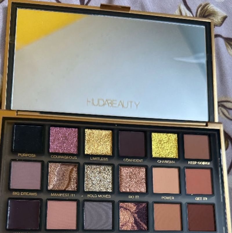 Empowerered Eyeshadow Palette