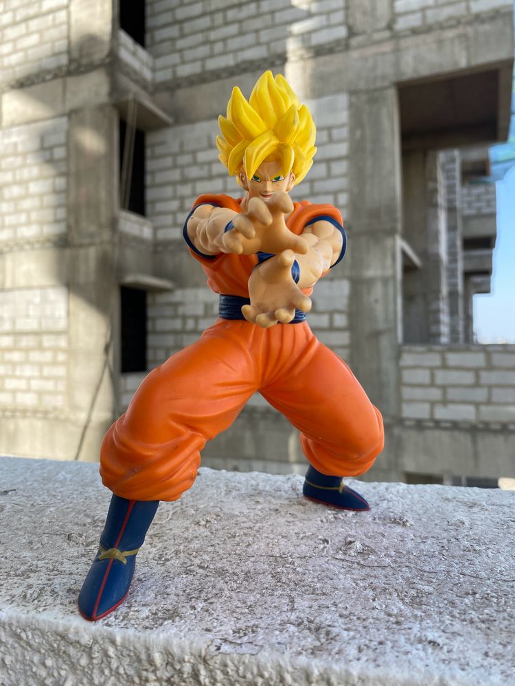 Goku SS2 Action Figure