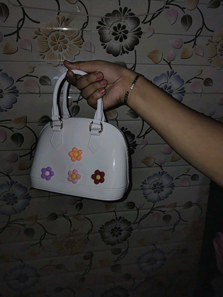 THE CUTEST HANDBAG