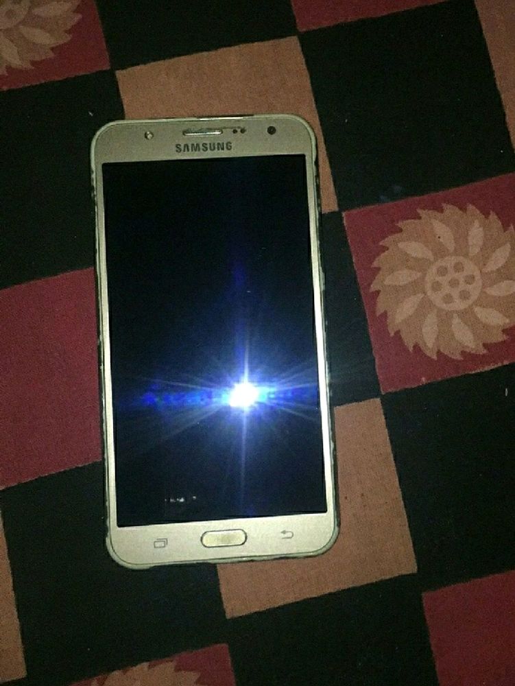 Samsung J7