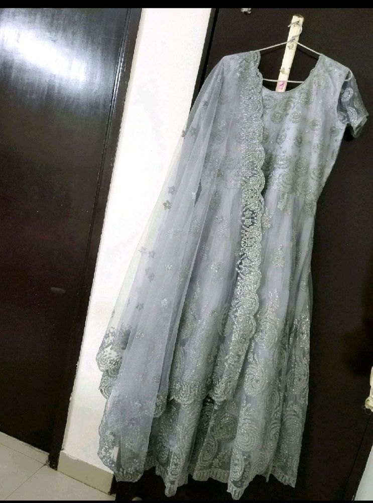 🔥Partywear Gray Gown🔥