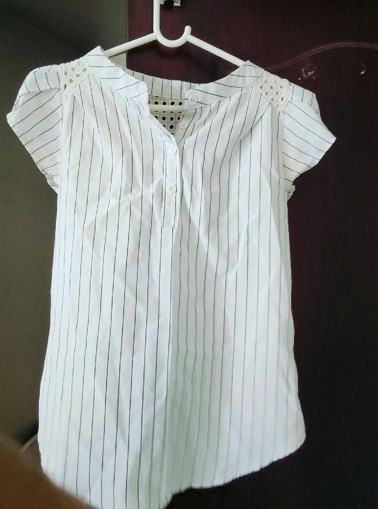 Shein white Shirt For women Size S