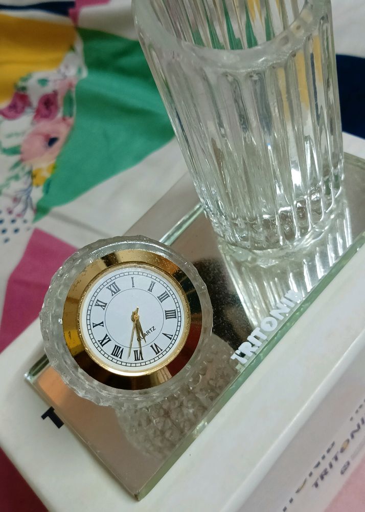 Pen Holder With Small Clock,