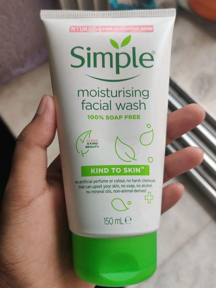 Simple Moisturizing Facial Wash