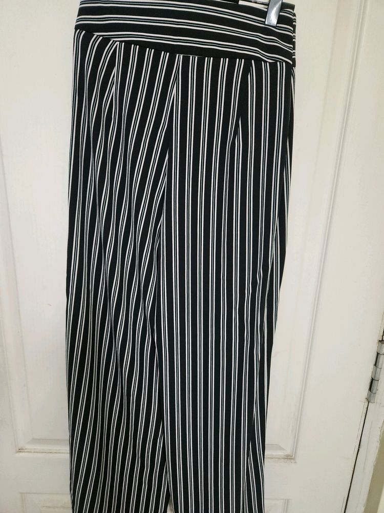 Brand New VAN HUESEN Stripes Pant