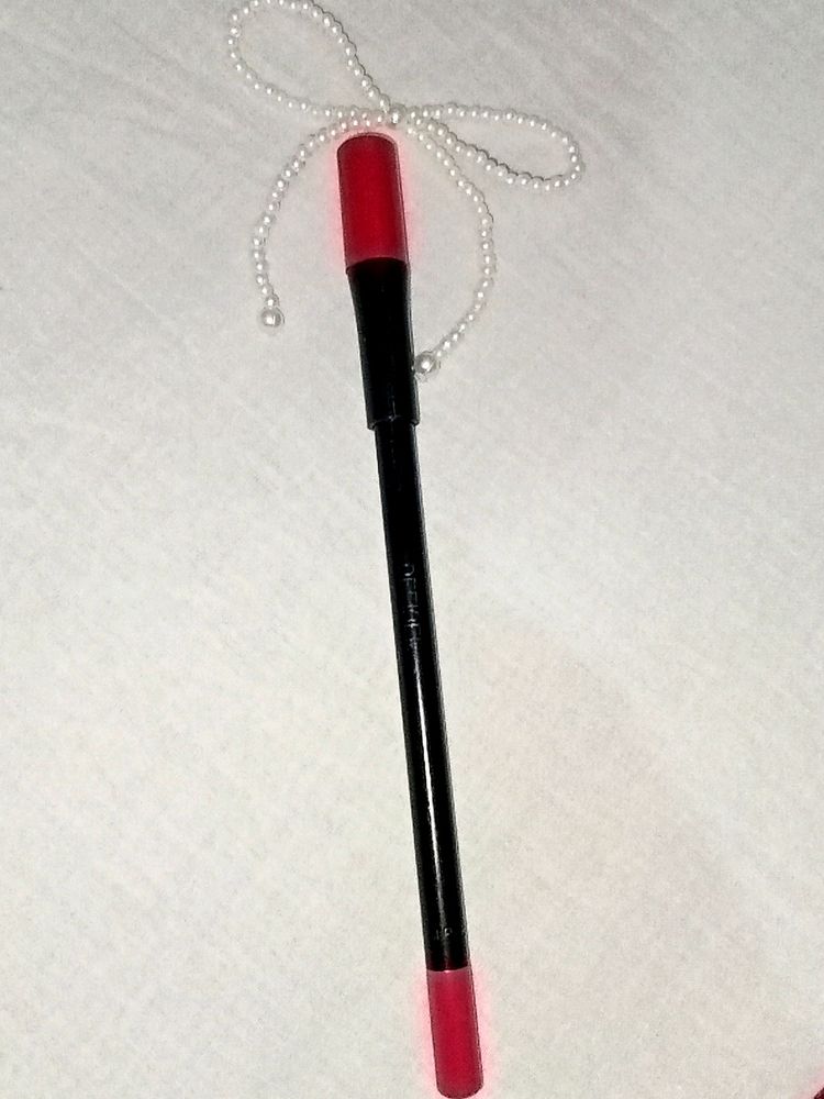 Definer Lip And Eyeliner