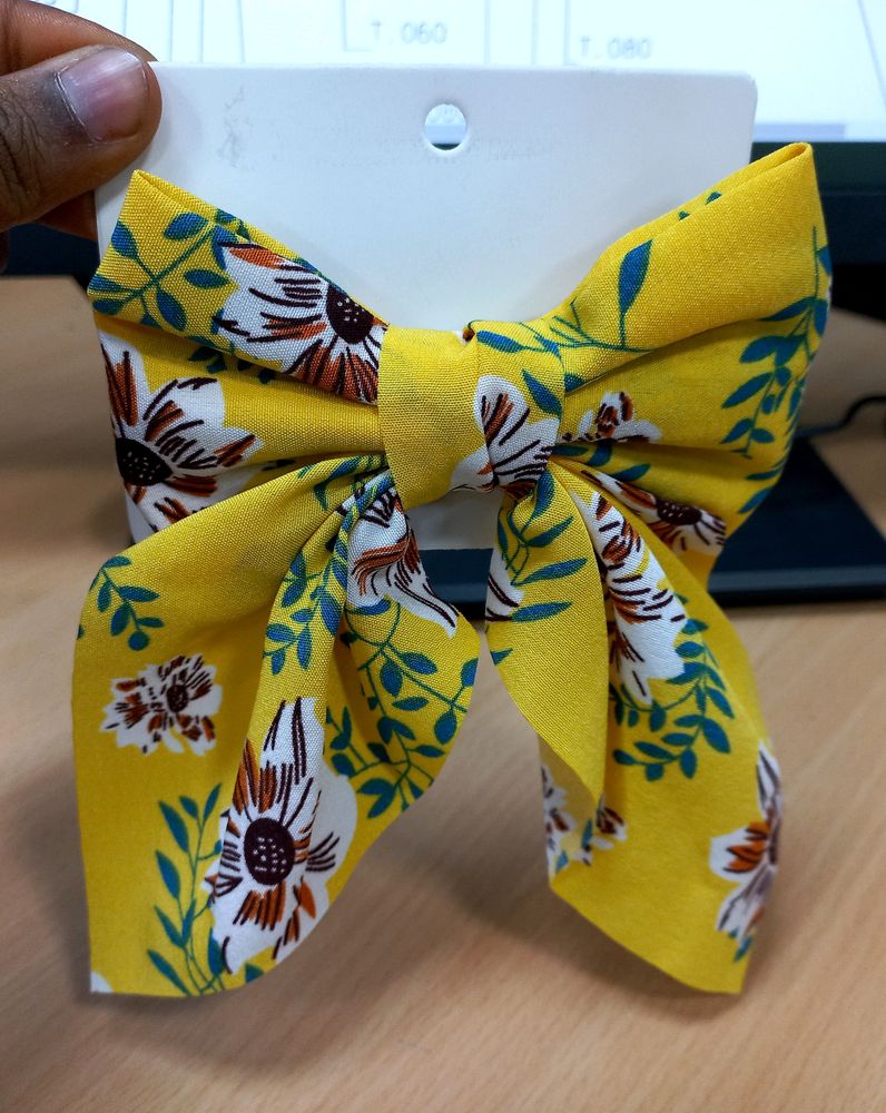 Printed Bow With Alligator Pin