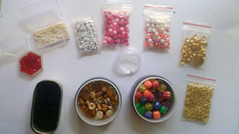 JEWELLERY MAKING KIT..BEADS