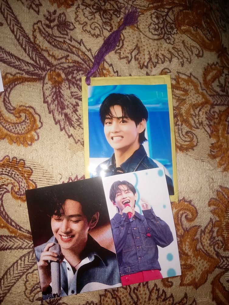 BTS V Bookmark & Photocards