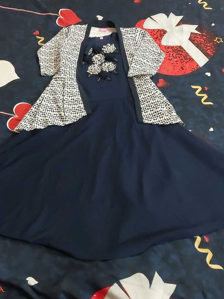 Kids Girl Gown ,,sleeve Less Gow With Shrug ..