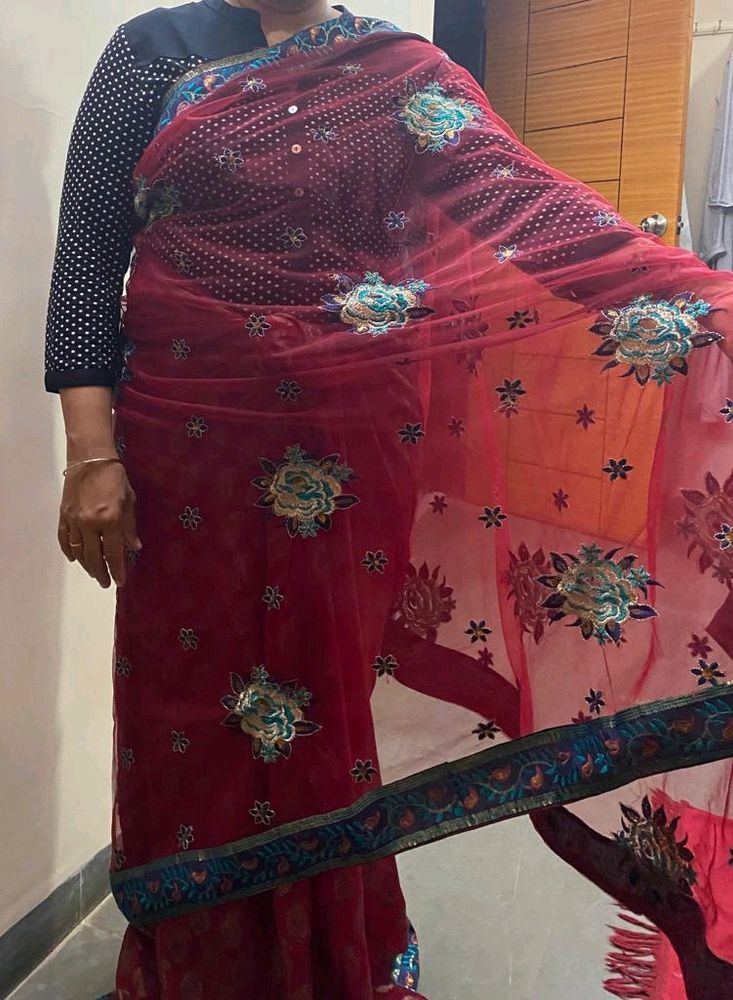 RED NET SAREE WITH BIG EMBROIDERED FLOWERS