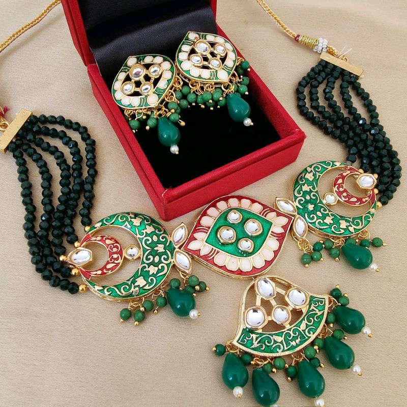 Beautifully Premium Quality Kundan Choker Neaklace With Beautiful Earings