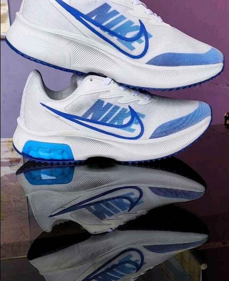 FIRST COPY NIKE ZOOM18