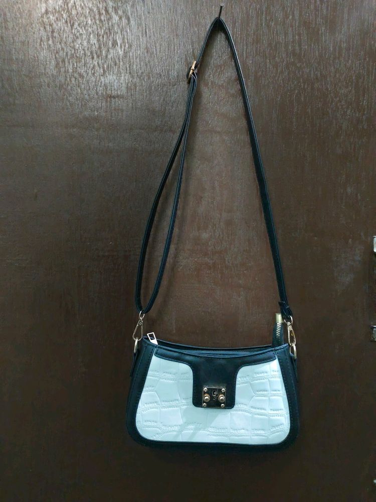 Diva Dale Sling Bag