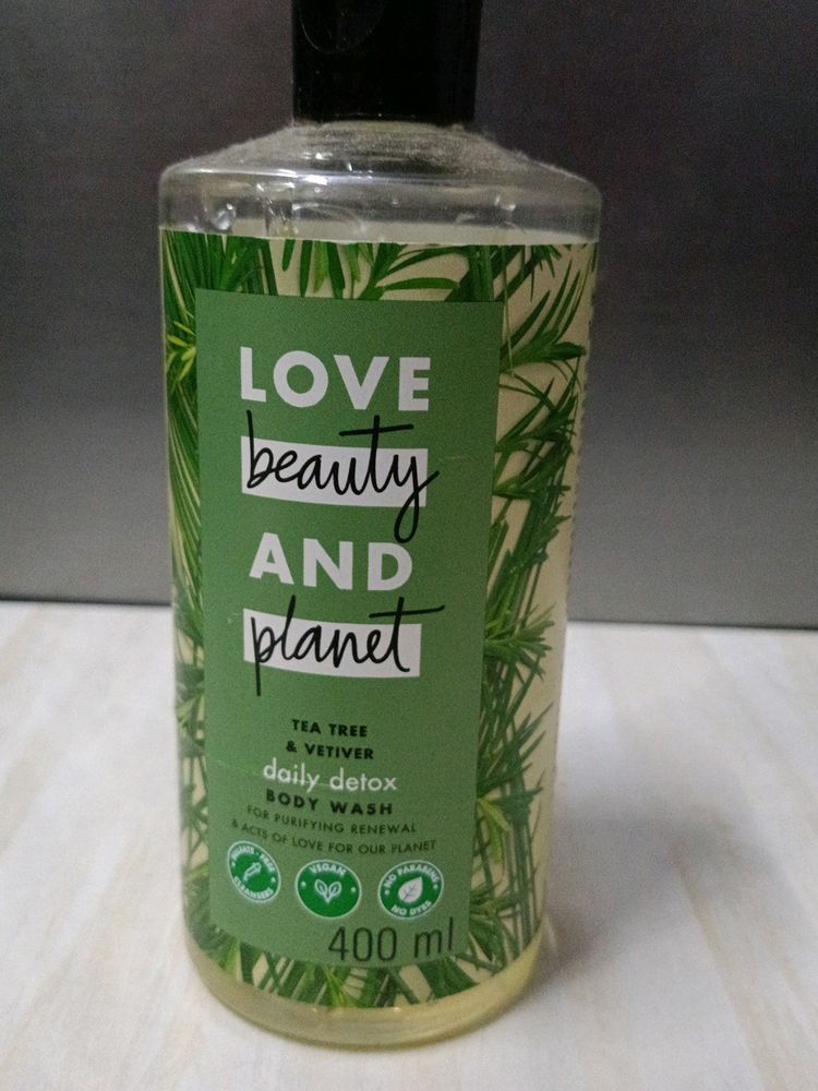 Love Beauty & Planet Tea Tree Body Wash