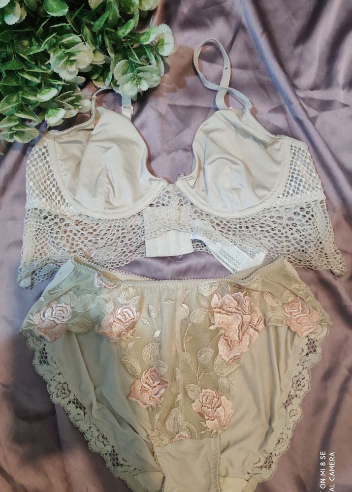 FOREVER 21 lingerie set