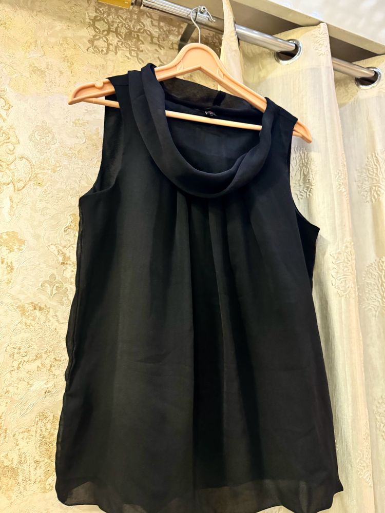 Hot Round Neck Black Top