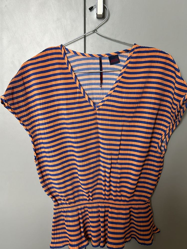 Levi’s Orange And blue Peplum Top