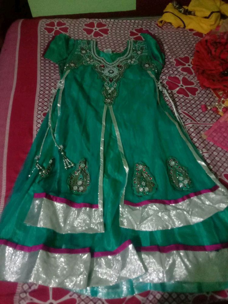 Girl's Dress 4