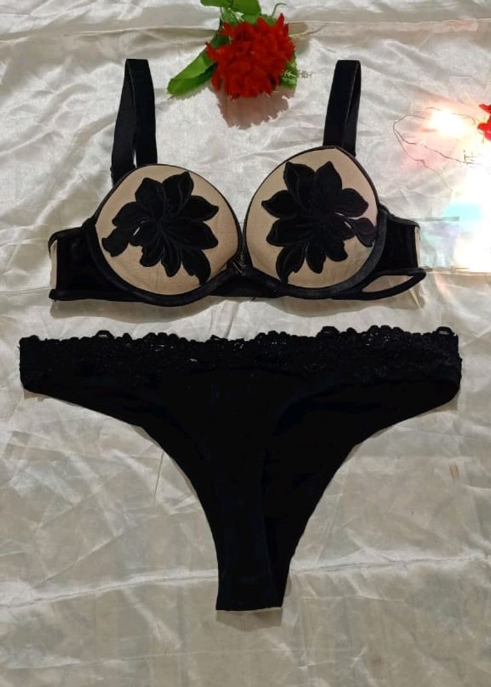 Stylish Bikini Set 🖤🔥