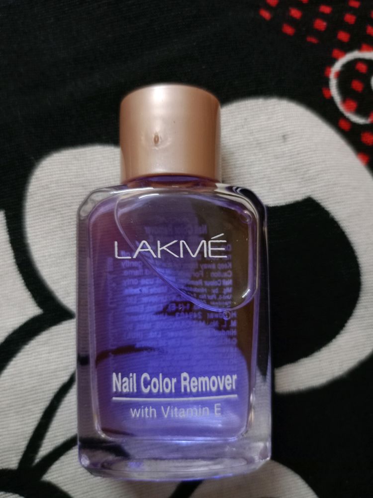 Lakme Nail Polish Remover With Vitamin E 😍