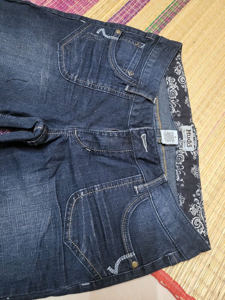 Boot Cut Pattern Torned Jean Looks Good