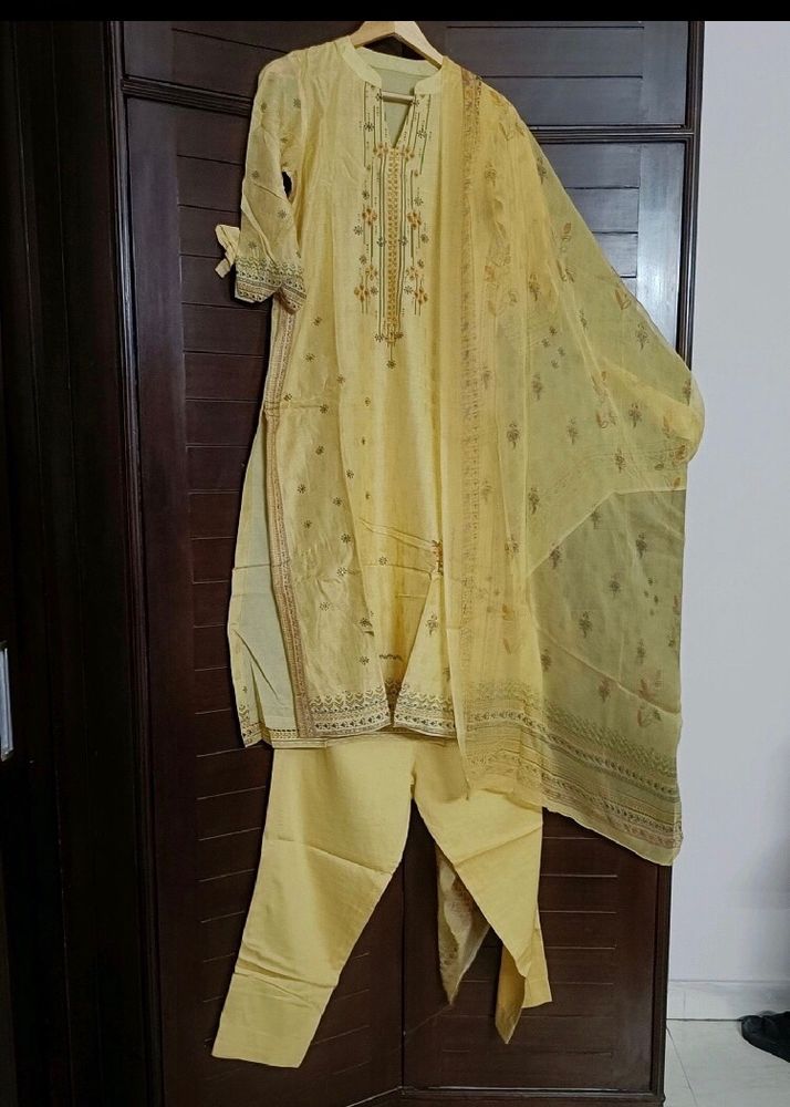 Women Silk Blend Summer Friendly Kurta Set