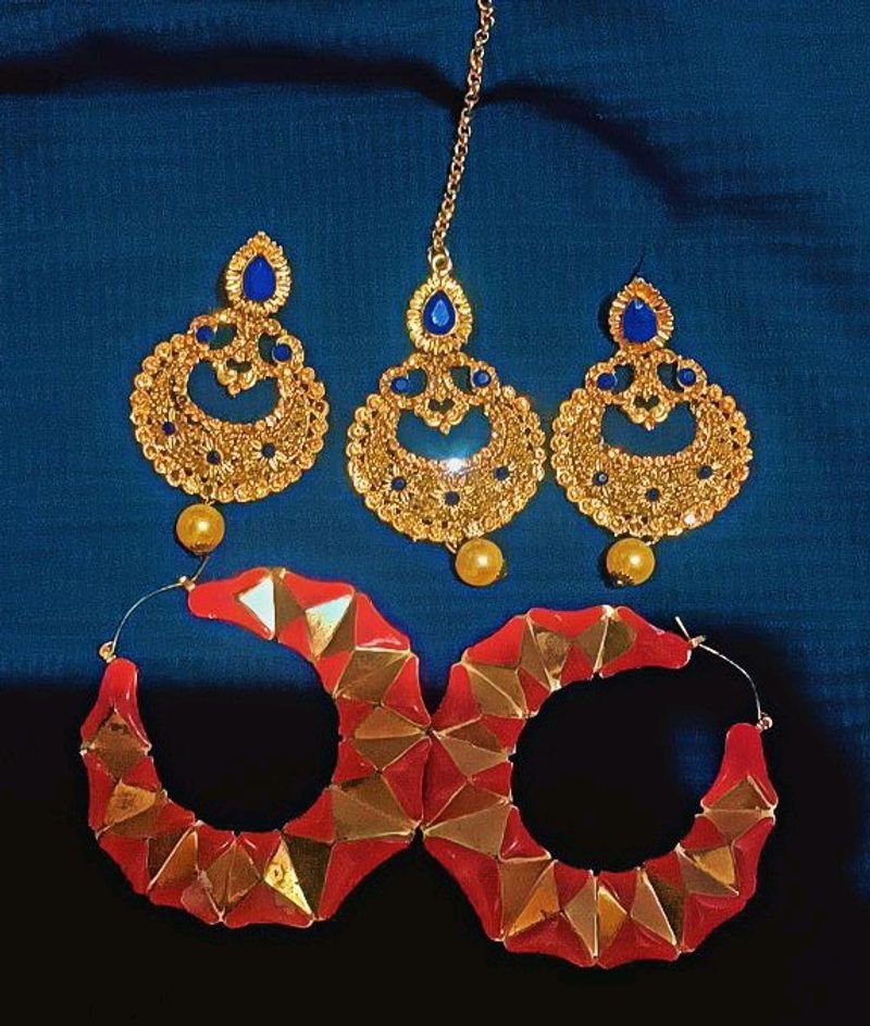 Combo Of Two Earnings With Tikka Golden Jewellery