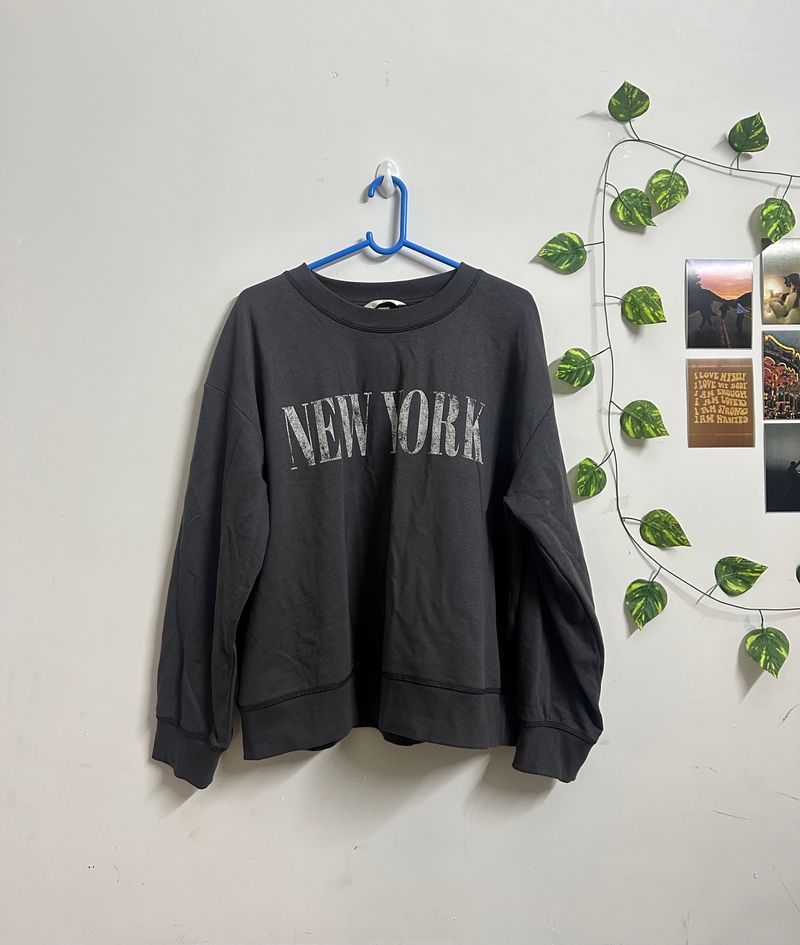 H&M NEWYORK Sweatshirt/ Size: L