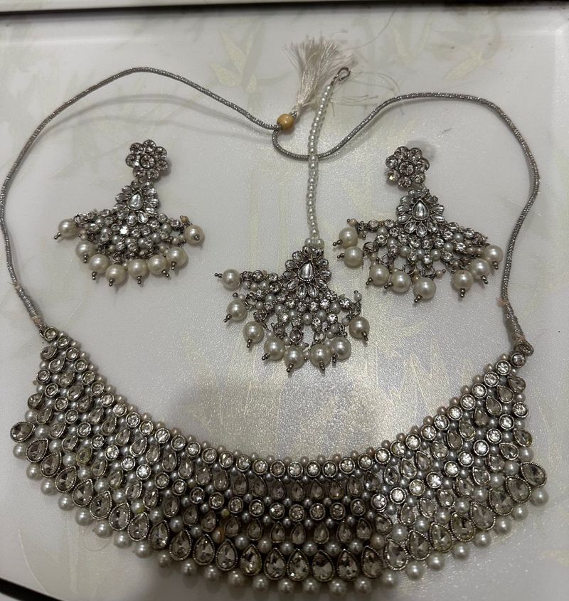 Silver Necklace Set With Earings And Mangtikka