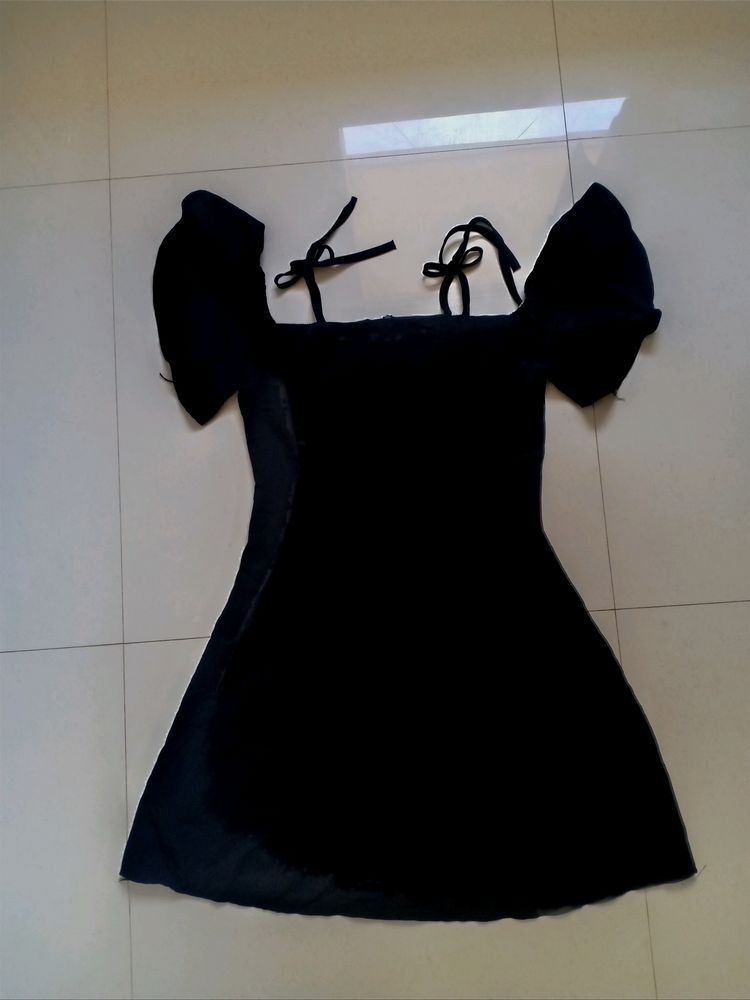 MINI BLACK DRESS